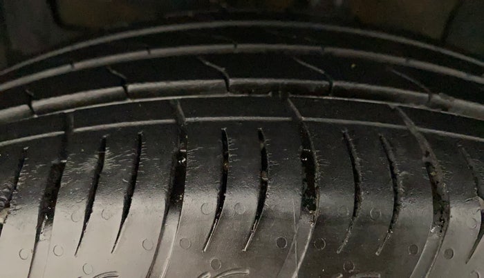 2023 Maruti BREZZA VXI SMART HYBRID, Petrol, Manual, 21,217 km, Left Front Tyre Tread
