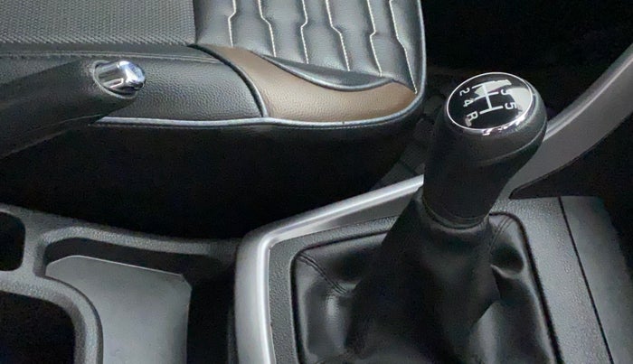 2023 Maruti BREZZA VXI SMART HYBRID, Petrol, Manual, 21,217 km, Gear Lever