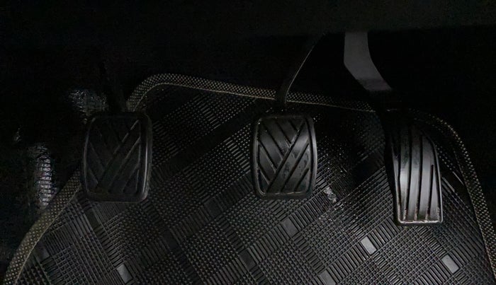 2023 Maruti BREZZA VXI SMART HYBRID, Petrol, Manual, 21,217 km, Pedals