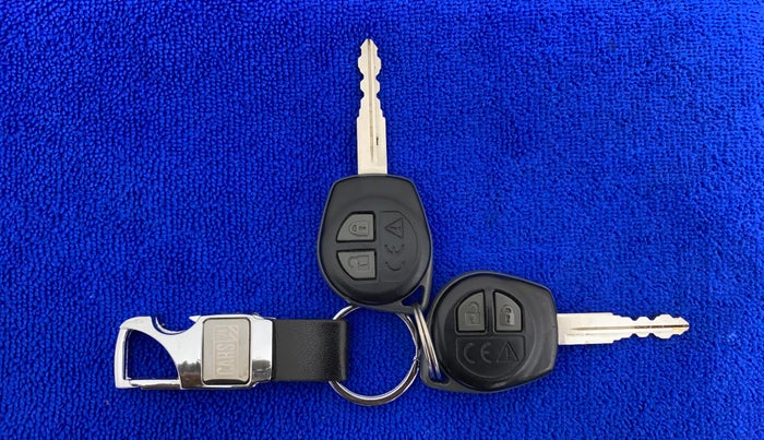 2023 Maruti BREZZA VXI SMART HYBRID, Petrol, Manual, 21,217 km, Key Close Up