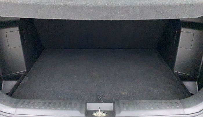 2023 Maruti BREZZA VXI SMART HYBRID, Petrol, Manual, 21,217 km, Boot Inside