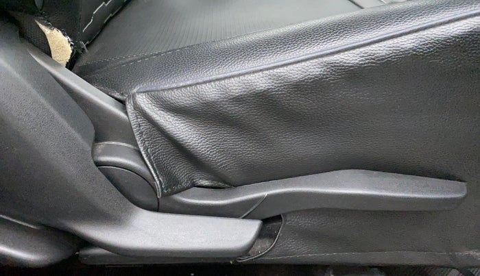 2023 Maruti BREZZA VXI SMART HYBRID, Petrol, Manual, 21,217 km, Driver Side Adjustment Panel
