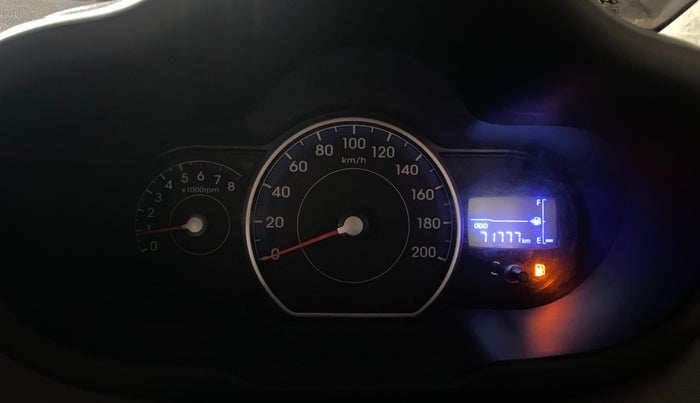 2015 Hyundai i10 SPORTZ 1.1, Petrol, Manual, 71,758 km, Odometer Image