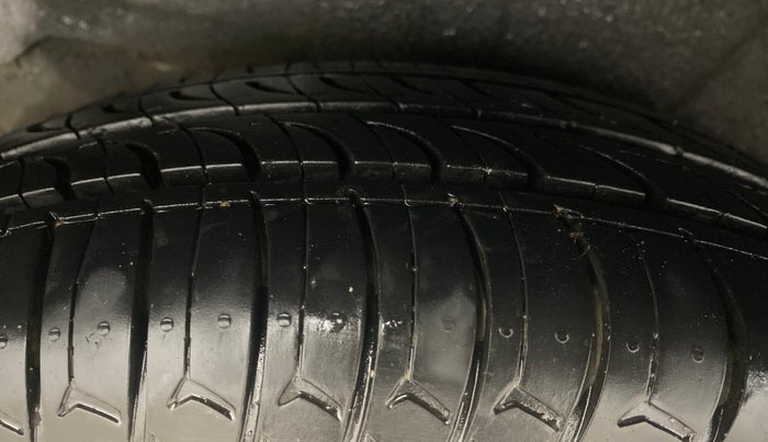 2015 Hyundai i10 SPORTZ 1.1, Petrol, Manual, 71,758 km, Right Rear Tyre Tread