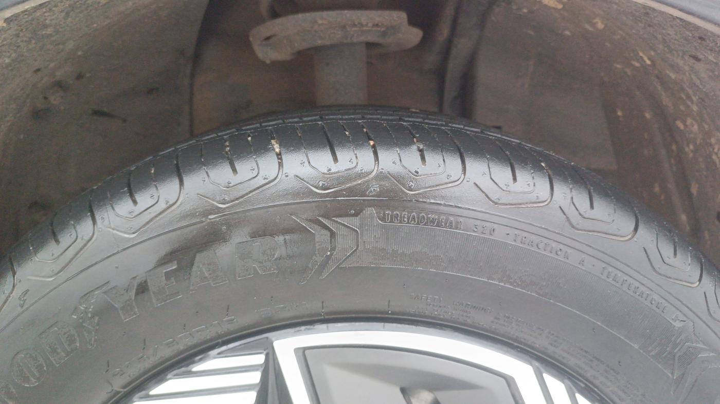 2024 Tata NEXON CREATIVE 1.2 PETROL, Petrol, Manual, 27,335 km, Right Front Tyre Tread