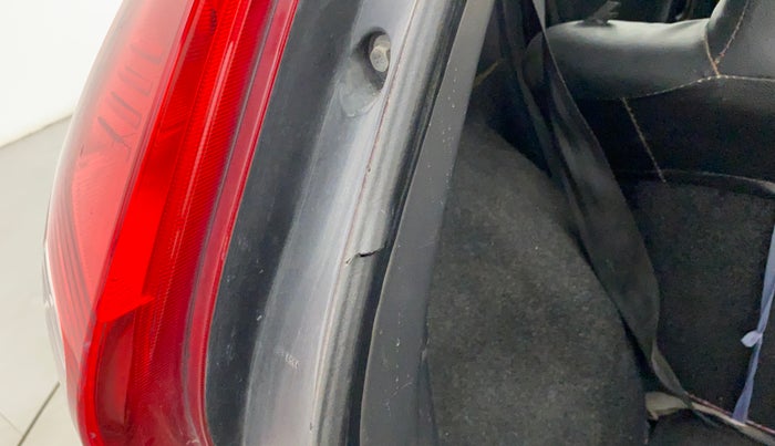 2017 Datsun Redi Go S 1.0, Petrol, Manual, 79,262 km, Dicky (Boot door) - Weather strip has minor damage