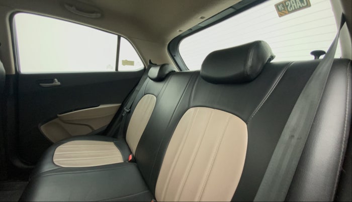 2015 Hyundai Grand i10 ASTA 1.2 KAPPA VTVT, Petrol, Manual, 96,635 km, Right Side Rear Door Cabin