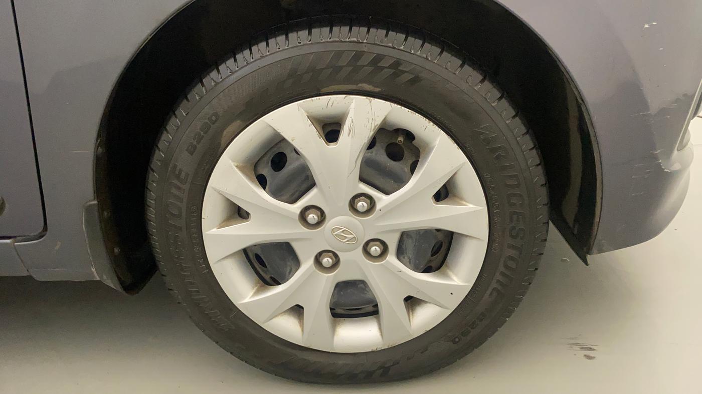 2014 Hyundai Grand i10 SPORTZ 1.2 KAPPA VTVT, Petrol, Manual, 84,045 km, Right Front Wheel