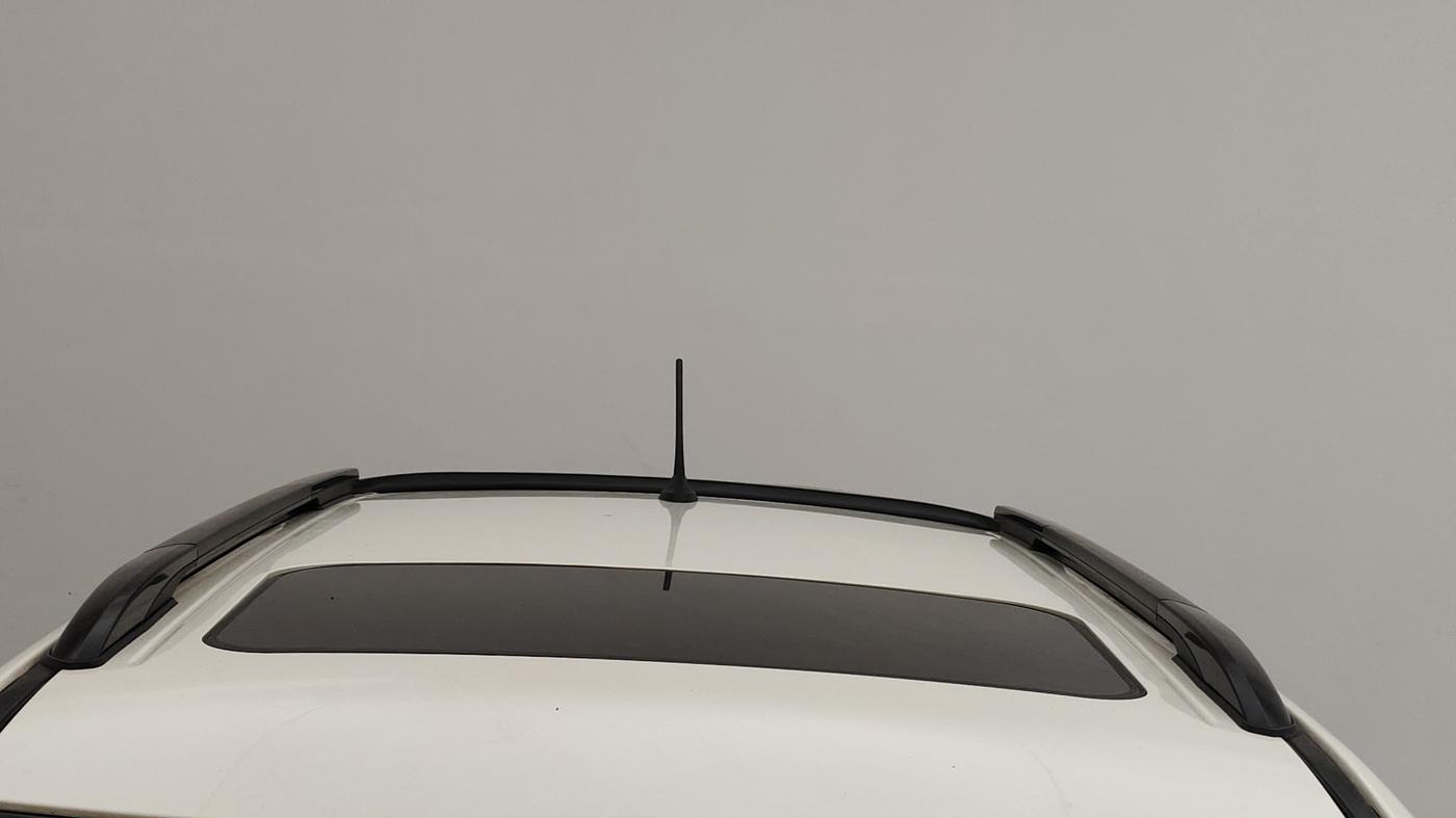 2023 Mahindra XUV300 W6 1.2 PETROL AMT, Petrol, Automatic, 36,660 km, Moonroof/ Sunroof