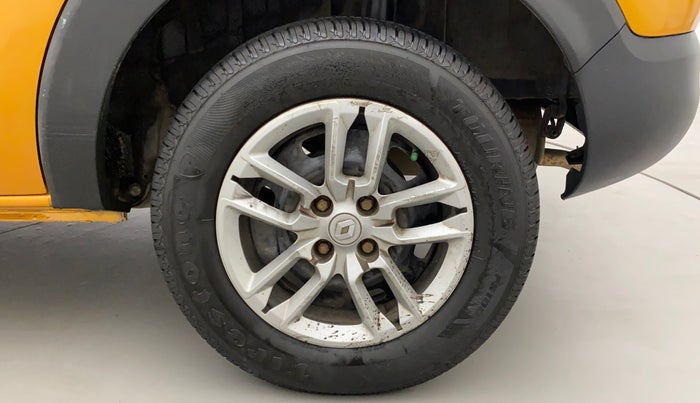 2020 Renault TRIBER RXT, Petrol, Manual, 61,207 km, Left Rear Wheel