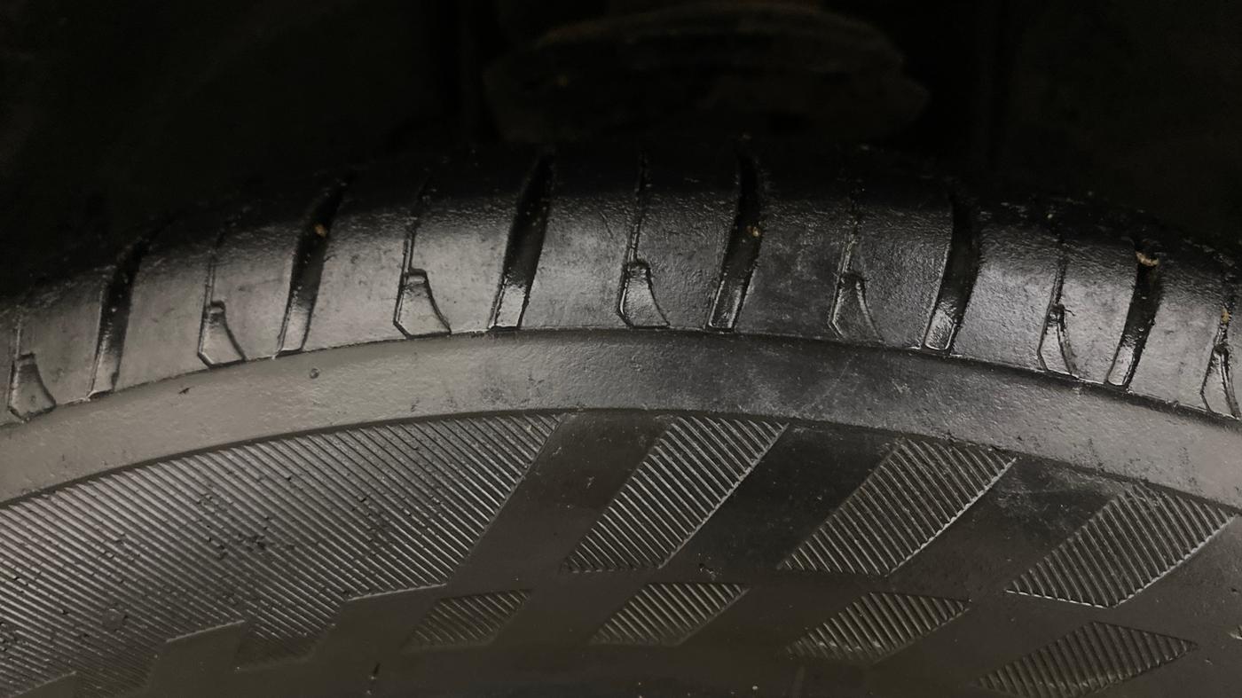 2017 Tata TIGOR XZ PETROL, Petrol, Manual, 83,945 km, Right Front Tyre Tread