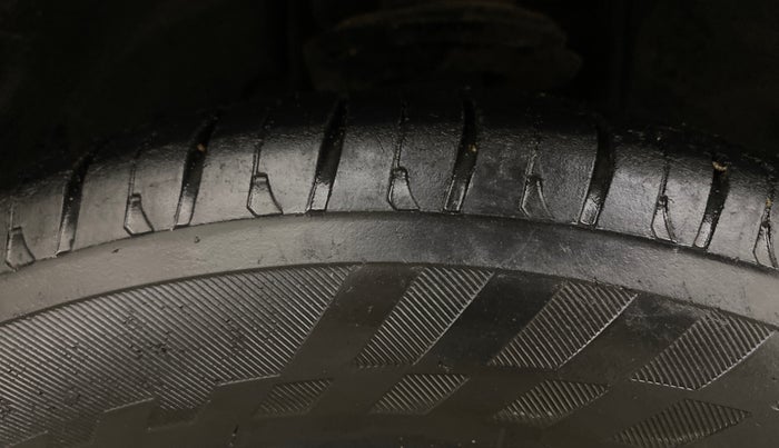 2017 Tata TIGOR XZ PETROL, Petrol, Manual, 83,945 km, Right Front Tyre Tread