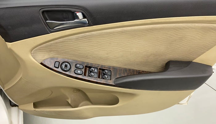 2014 Hyundai Verna FLUIDIC 1.6 VTVT SX AT, Petrol, Automatic, 72,962 km, Driver Side Door Panels Control