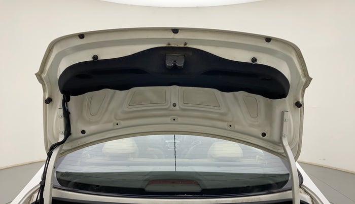 2014 Hyundai Verna FLUIDIC 1.6 VTVT SX AT, Petrol, Automatic, 72,962 km, Boot Door Open