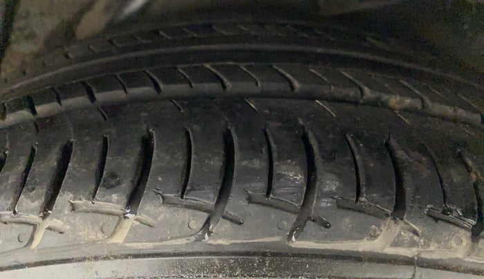 2014 Hyundai Verna FLUIDIC 1.6 VTVT SX AT, Petrol, Automatic, 72,962 km, Left Rear Tyre Tread