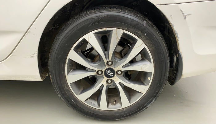 2014 Hyundai Verna FLUIDIC 1.6 VTVT SX AT, Petrol, Automatic, 72,962 km, Left Rear Wheel