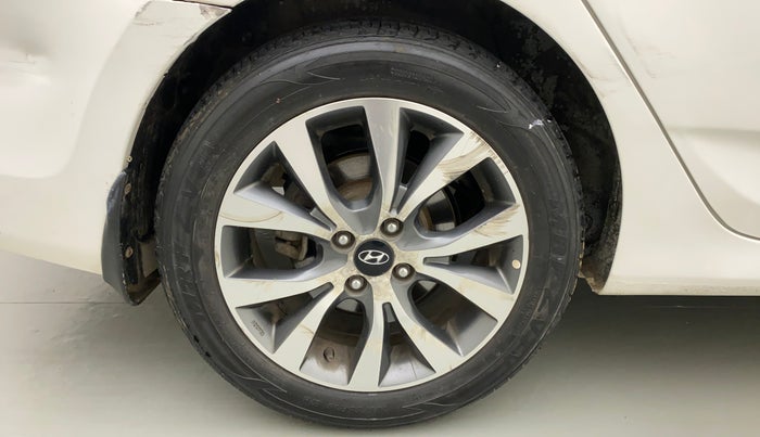 2014 Hyundai Verna FLUIDIC 1.6 VTVT SX AT, Petrol, Automatic, 72,962 km, Right Rear Wheel