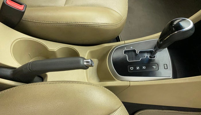 2014 Hyundai Verna FLUIDIC 1.6 VTVT SX AT, Petrol, Automatic, 72,962 km, Gear Lever