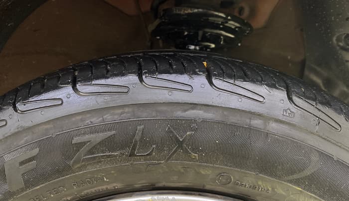 2016 Hyundai Xcent S AT 1.2, Petrol, Automatic, 47,842 km, Right Front Tyre Tread