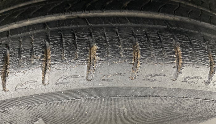 2020 Hyundai AURA SX PLUS 1.2 AMT, Petrol, Automatic, 34,109 km, Right Front Tyre Tread