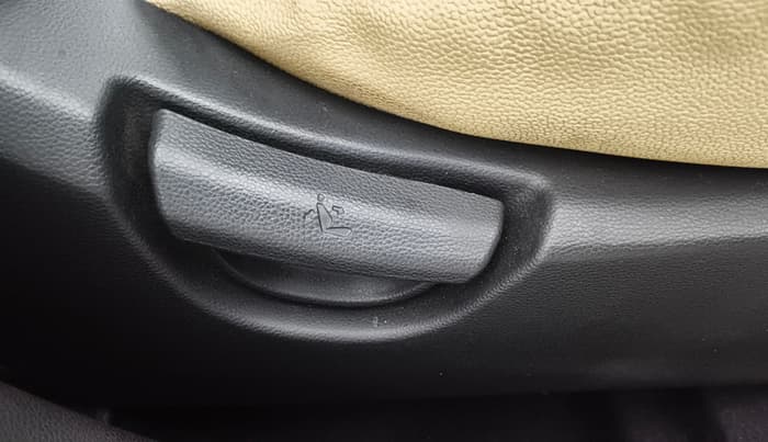 2014 Hyundai Grand i10 MAGNA 1.2 KAPPA VTVT, Petrol, Manual, 84,377 km, Driver Side Adjustment Panel