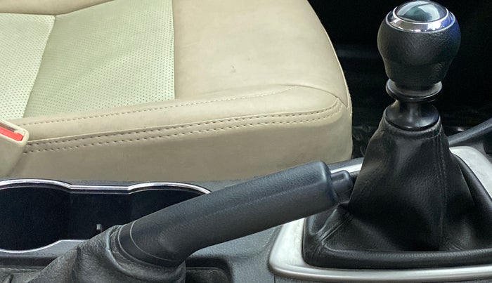 2015 Toyota Corolla Altis D 4D J, Diesel, Manual, 82,675 km, Gear Lever