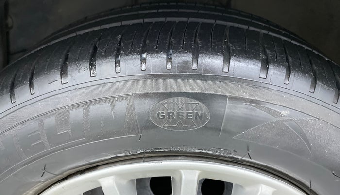 2015 Toyota Corolla Altis D 4D J, Diesel, Manual, 82,675 km, Left Front Tyre Tread