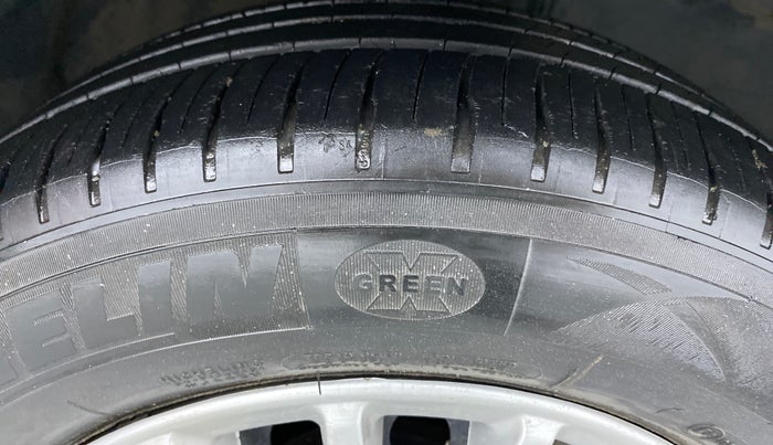 2015 Toyota Corolla Altis D 4D J, Diesel, Manual, 82,675 km, Right Front Tyre Tread
