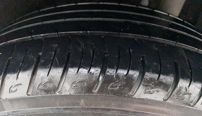 2018 Maruti Vitara Brezza ZDI AMT, Diesel, Automatic, 44,764 km, Left Rear Tyre Tread
