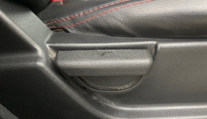 2013 Hyundai i20 SPORTZ 1.2, Petrol, Manual, 89,374 km, Driver Side Adjustment Panel