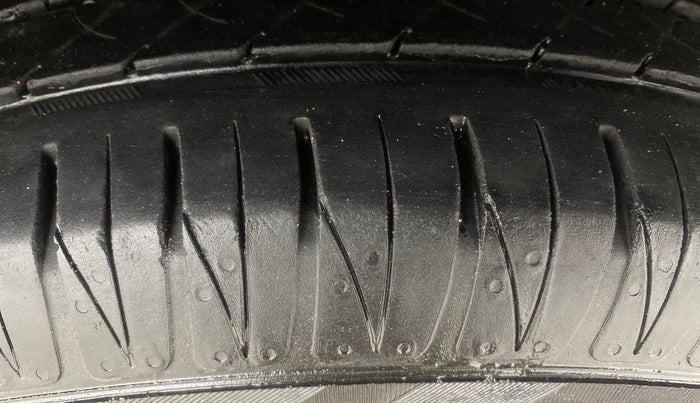 2013 Hyundai i20 SPORTZ 1.2, Petrol, Manual, 89,374 km, Left Rear Tyre Tread