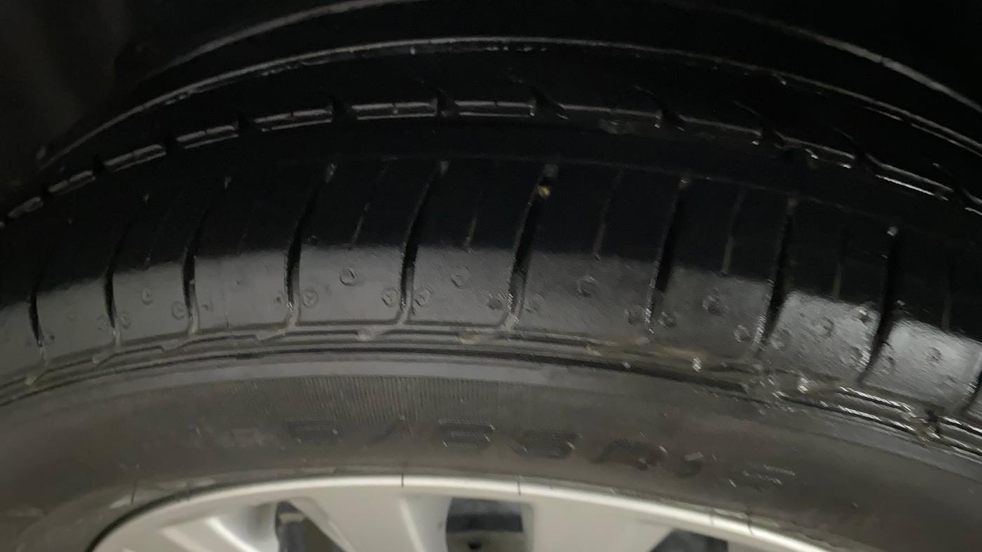2024 Maruti Ciaz ZETA 1.5 SHVS MT PETROL, Petrol, Manual, 28,029 km, Left Rear Tyre Tread