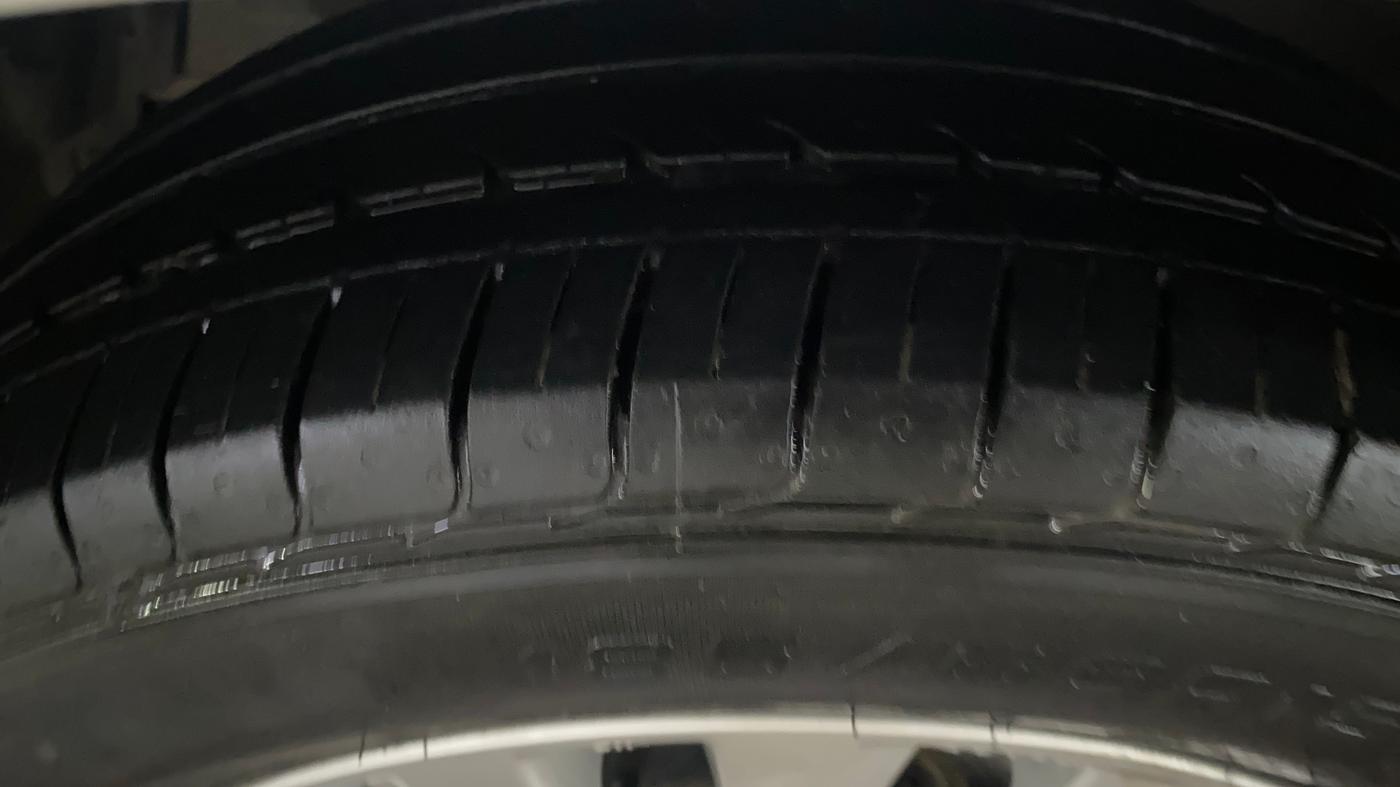 2024 Maruti Ciaz ZETA 1.5 SHVS MT PETROL, Petrol, Manual, 28,029 km, Left Front Tyre Tread