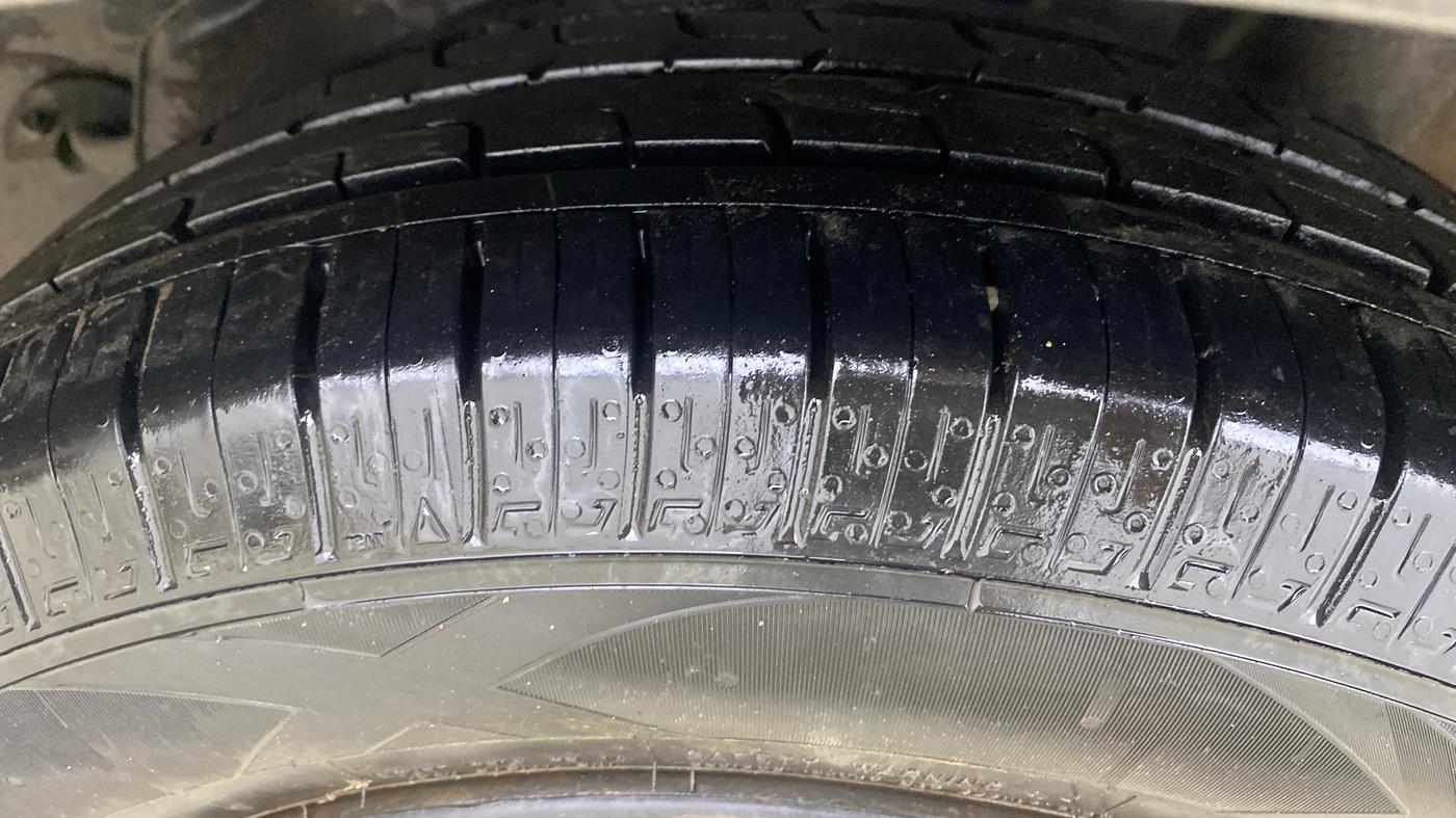 2013 Honda Amaze 1.5L I-DTEC S, Diesel, Manual, 1,10,807 km, Left Rear Tyre Tread