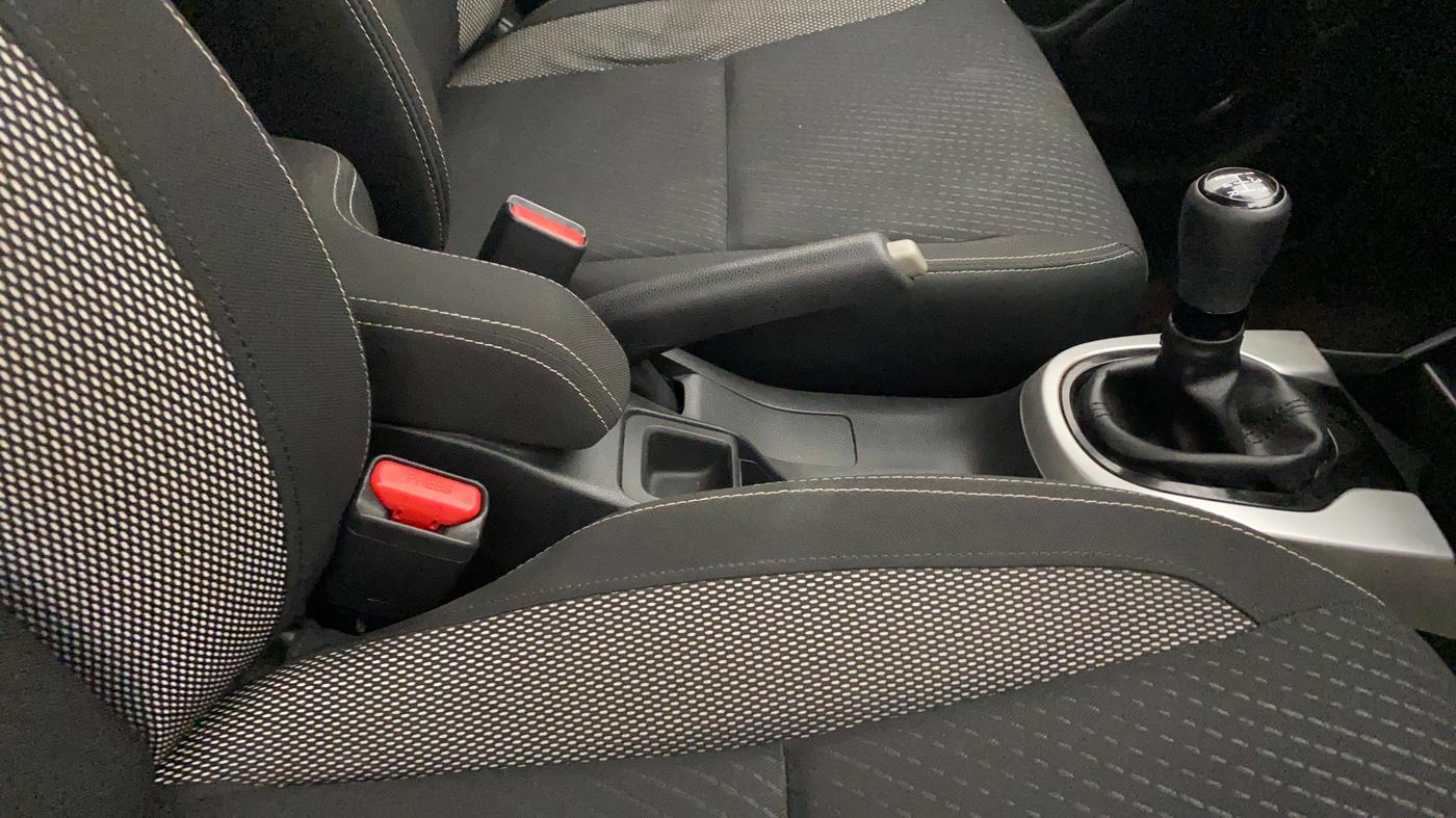 2017 Honda WR-V 1.2L I-VTEC VX MT, Petrol, Manual, 31,616 km, Gear Lever