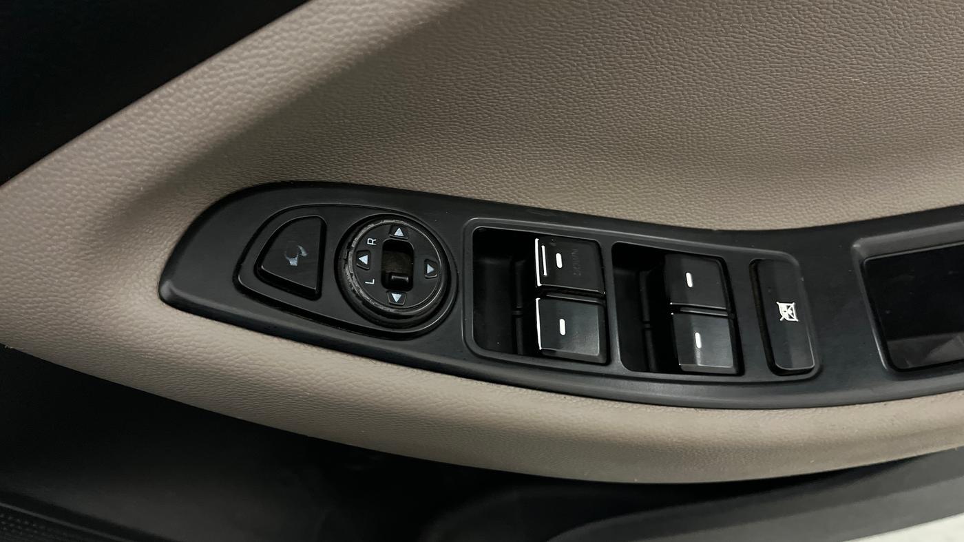 2020 Hyundai Elite i20 SPORTZ PLUS 1.2, Petrol, Manual, 70,551 km, Driver Side Door Panels Control