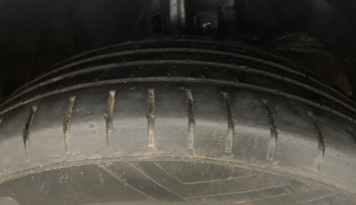 2018 Maruti Baleno ZETA PETROL 1.2, Petrol, Manual, 34,377 km, Right Front Tyre Tread