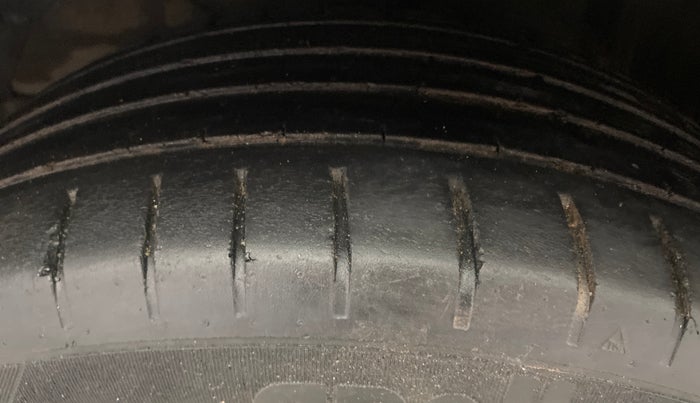 2018 Maruti Baleno ZETA PETROL 1.2, Petrol, Manual, 34,377 km, Left Front Tyre Tread