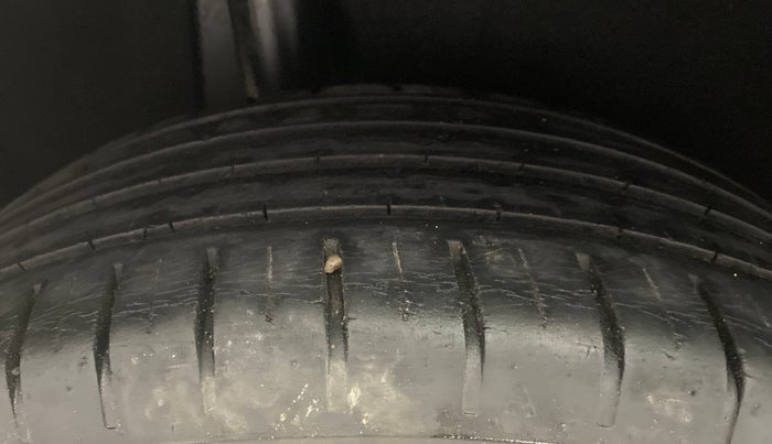 2018 Maruti Baleno ZETA PETROL 1.2, Petrol, Manual, 34,377 km, Right Rear Tyre Tread