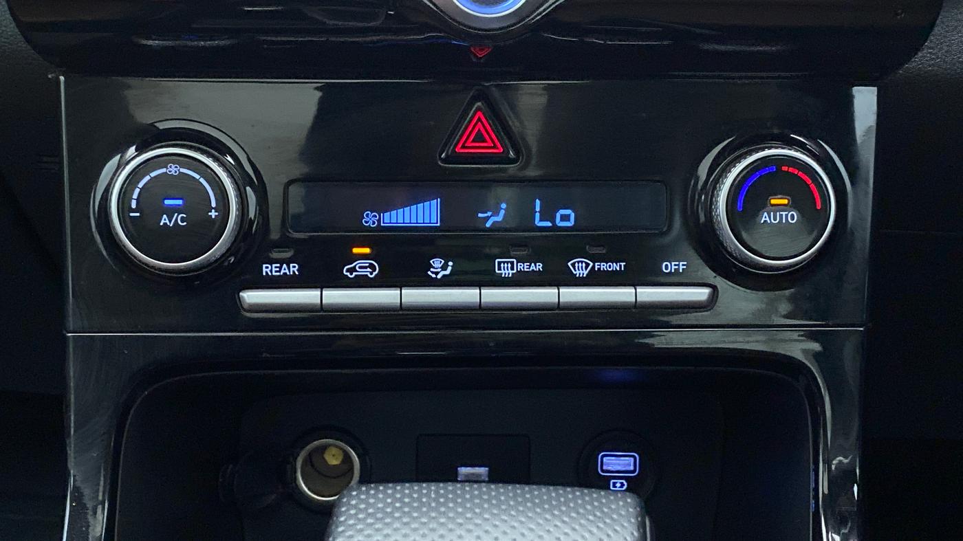 2021 Hyundai ALCAZAR 1.5 SIGNATURE (O) AT 6STR, Diesel, Automatic, 31,327 km, Automatic Climate Control