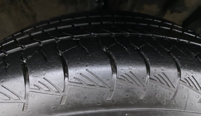 2021 Hyundai ALCAZAR 1.5 SIGNATURE (O) AT 6STR, Diesel, Automatic, 31,327 km, Right Front Tyre Tread