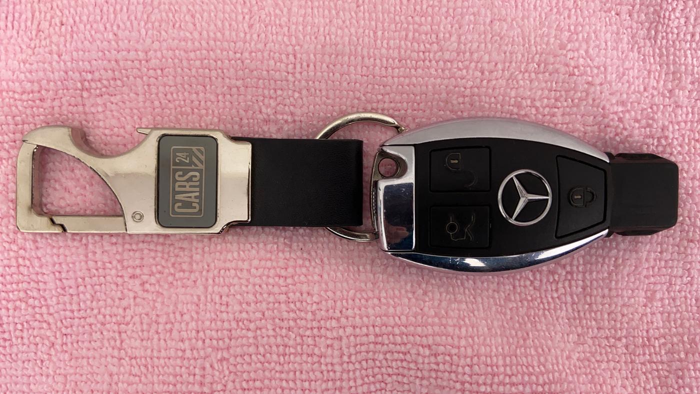 2011 Mercedes Benz E Class E 250 CDI ELEGANCE, Diesel, Automatic, 78,562 km, Key Close Up