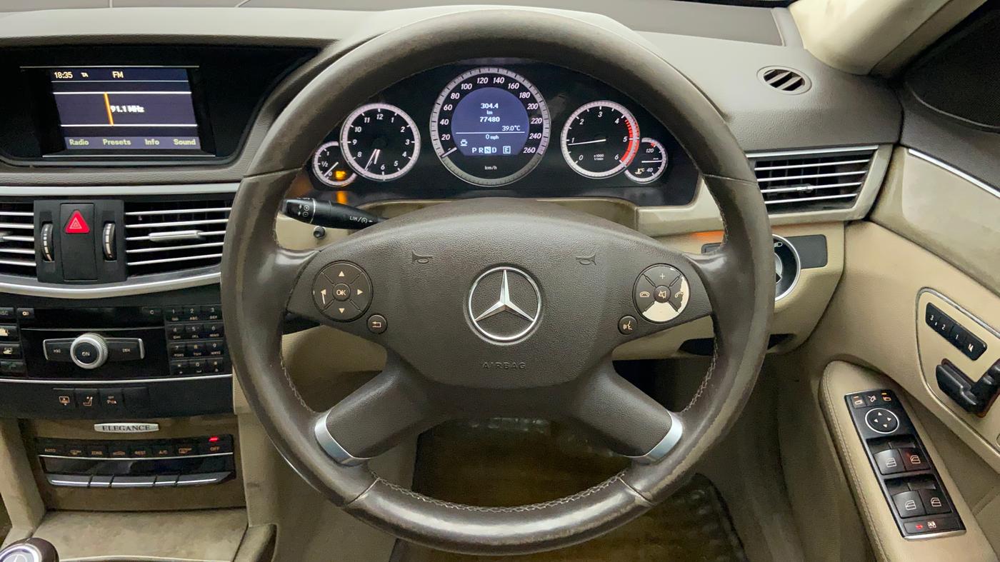 2011 Mercedes Benz E Class E 250 CDI ELEGANCE, Diesel, Automatic, 78,562 km, Steering Wheel Close Up