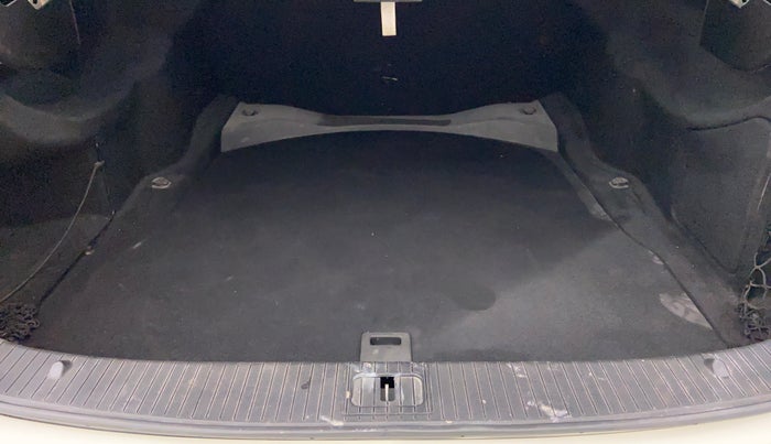 2011 Mercedes Benz E Class E 250 CDI ELEGANCE, Diesel, Automatic, 78,562 km, Boot Inside