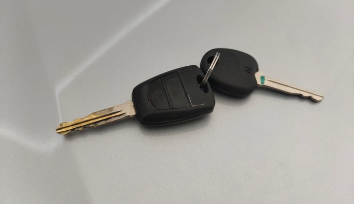 2019 Hyundai NEW SANTRO SPORTZ CNG, CNG, Manual, 75,013 km, Key Close Up