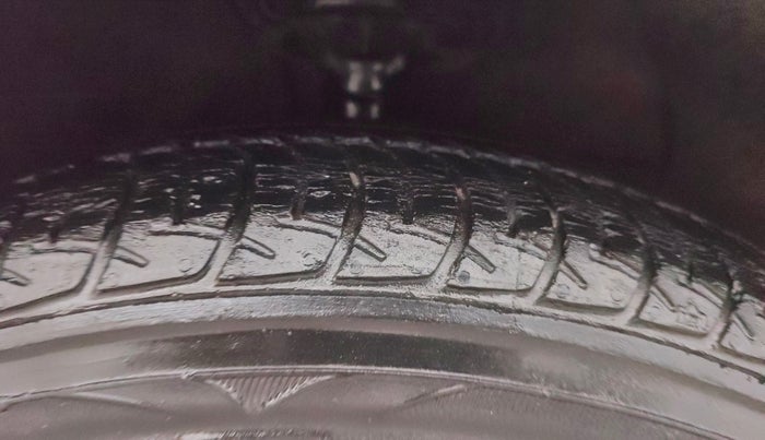 2019 Hyundai NEW SANTRO SPORTZ CNG, CNG, Manual, 75,013 km, Right Front Tyre Tread