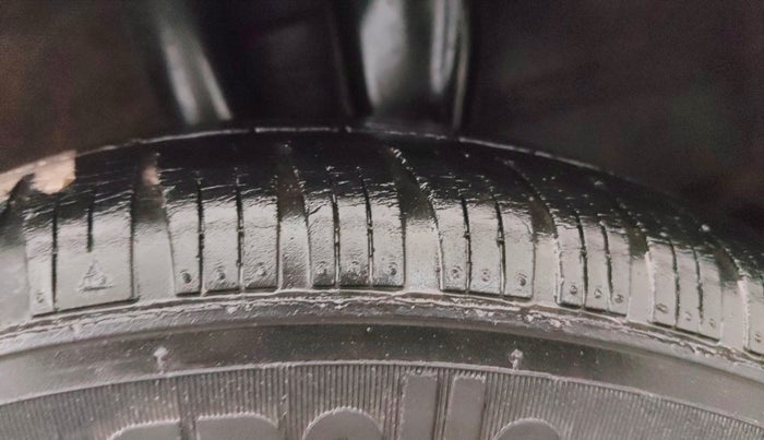 2019 Hyundai NEW SANTRO SPORTZ CNG, CNG, Manual, 75,013 km, Left Rear Tyre Tread