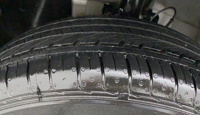 2022 Hyundai VENUE SX 1.2 PETROL, Petrol, Manual, 5,179 km, Left Front Tyre Tread