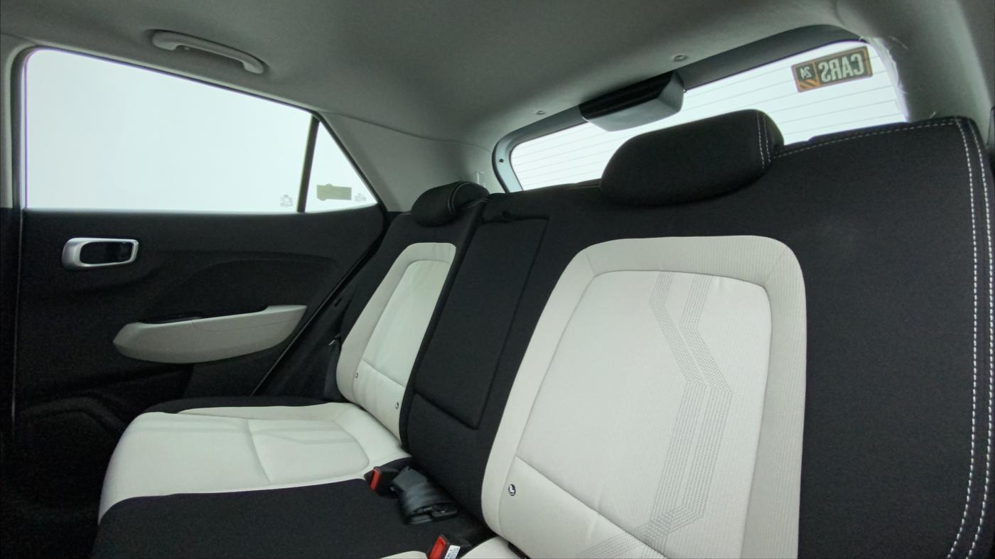 2022 Hyundai VENUE SX 1.2 PETROL, Petrol, Manual, 5,179 km, Right Side Rear Door Cabin