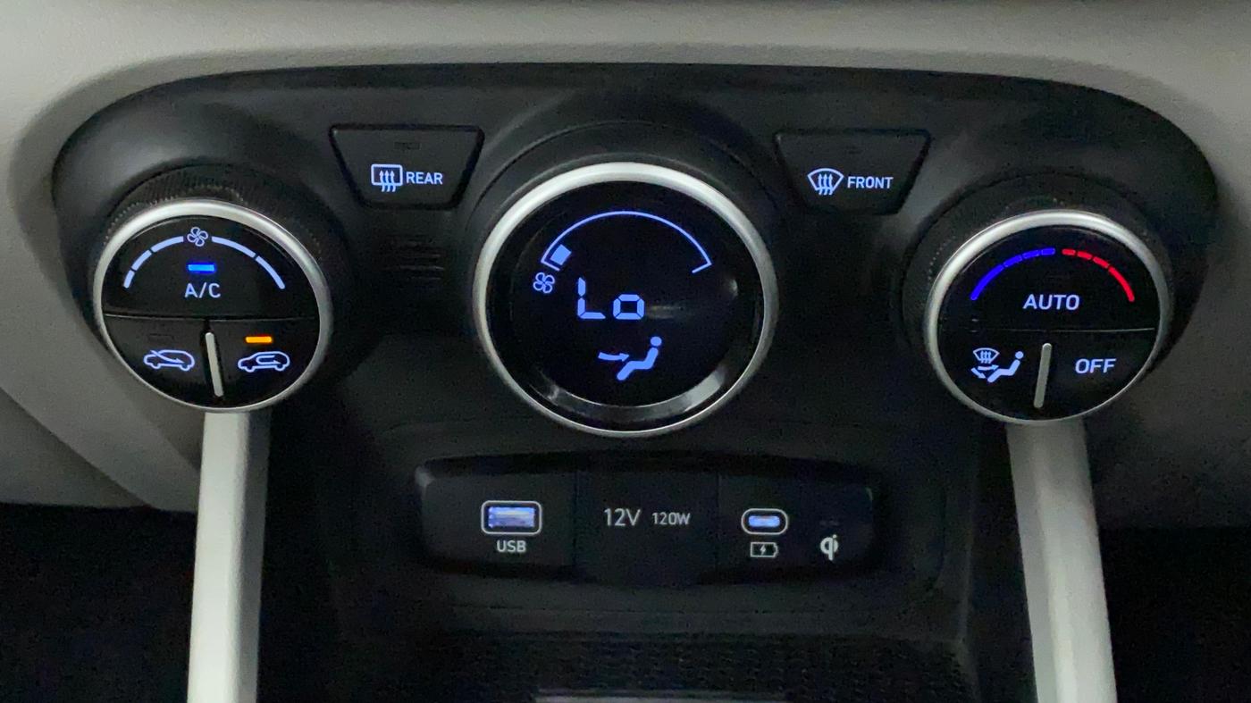 2022 Hyundai VENUE SX 1.2 PETROL, Petrol, Manual, 5,179 km, Automatic Climate Control